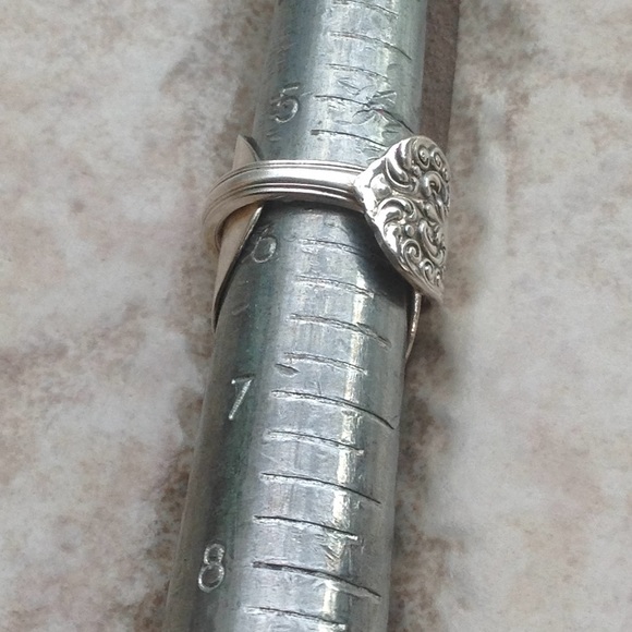 Floral silverware ring - Picture 5 of 6